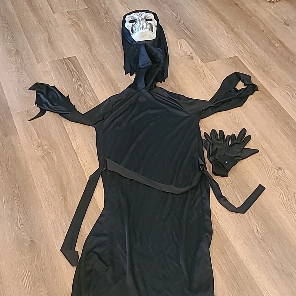Halloween skeleton costume